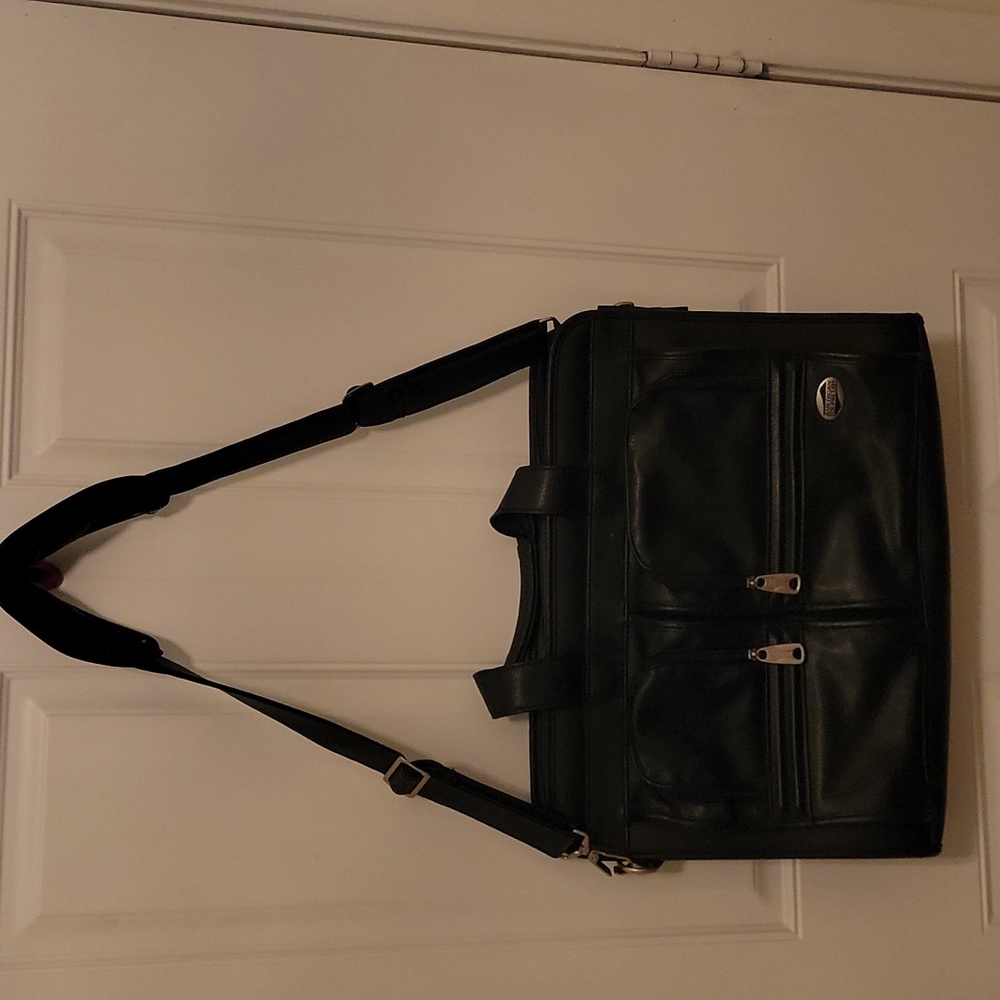 American Tourister, medium computer bag, black